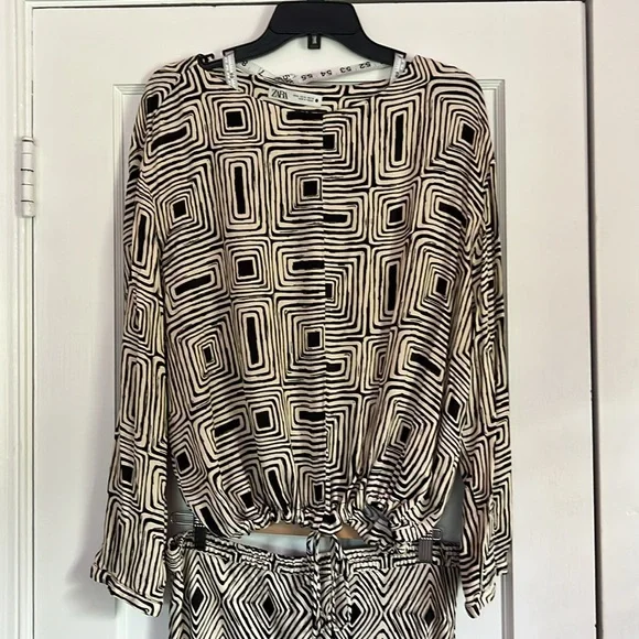 Zara Geometric Skirt and Blouse Two Piece - Picture 6 of 13